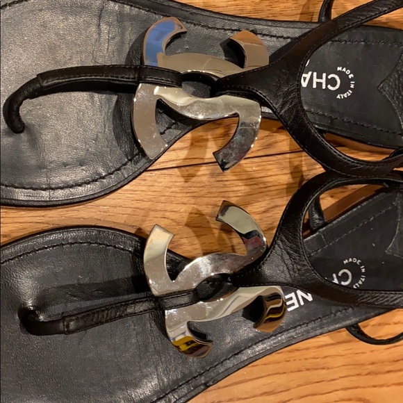Chanel Big CC rogo thong sandal - Picture 2 of 6